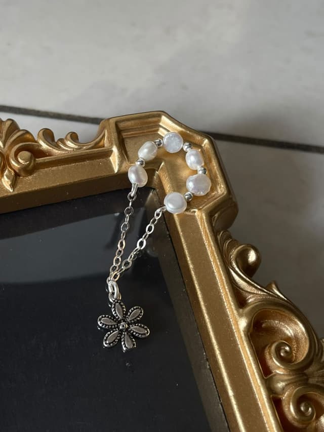 Freshwater Pearl Dangling Flower Charm ~ no piercing ear cuff Silver 925 ( Single)