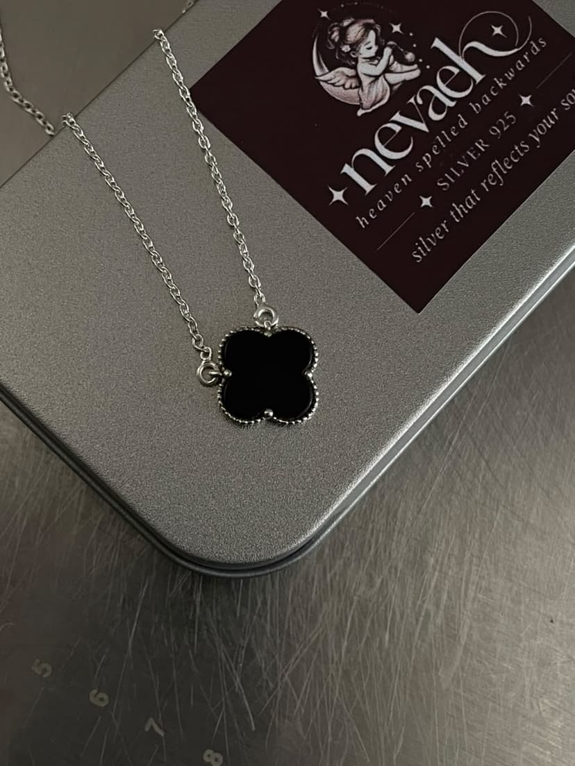 Black Onyx Star Necklace ~ 16 inch Silver 925