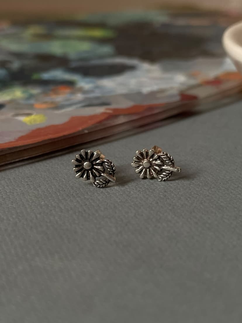 Daisy Leaf Charm Studs ~ Silver 925